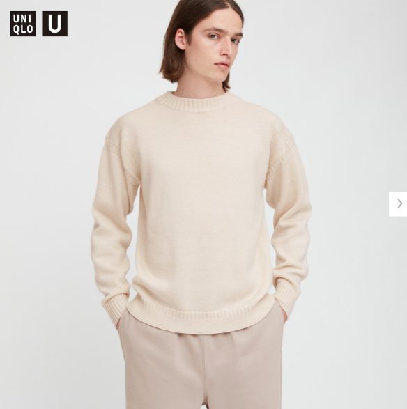2020秋冬ミドルゲージモックネックセーターのモデル１