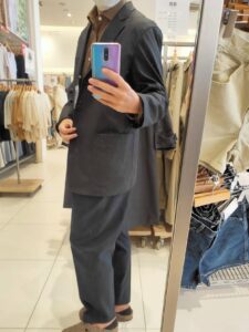 2021年春夏ユニクロUリラックスフィットテーラードジャケットのブラックM横