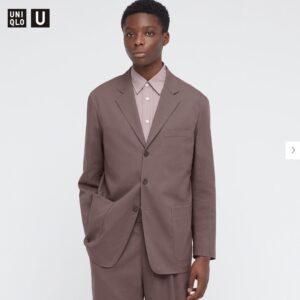2021年春夏ユニクロUリラックスフィットテーラードジャケットのモデル１