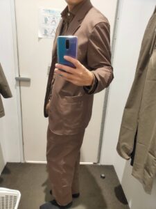 2021年春夏ユニクロUリラックスフィットテーラード ジャケットセットアップのダークオレンジ横