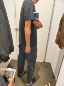 2021年春夏ユニクロUファインゲージボートネックセーターのブラックM後ろ