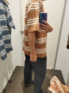 2021年春夏ユニクロUボーダークルーネックTのベージュL後ろ