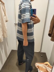 2021年春夏ユニクロUボーダークルーネックTのネイビーL後ろ