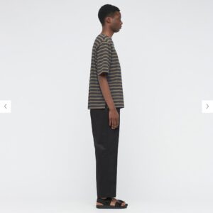 2021年春夏ユニクロUボーダーボートネックTのモデル３