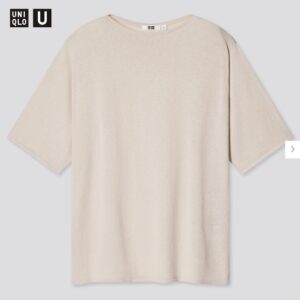 2021年春夏ユニクロUファインゲージボートネックセーターのモデル５