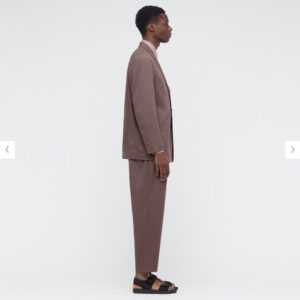 2021年春夏ユニクロUリラックスフィットテーラード ジャケットセットアップのモデル